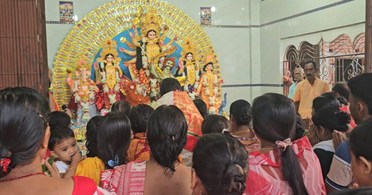 সোনামুড়ার দুর্গাবাড়িতে ঐতিহ্য ও রীতিনীতি মেনে ১৮৮তম দুর্গাপুজোর আয়োজন