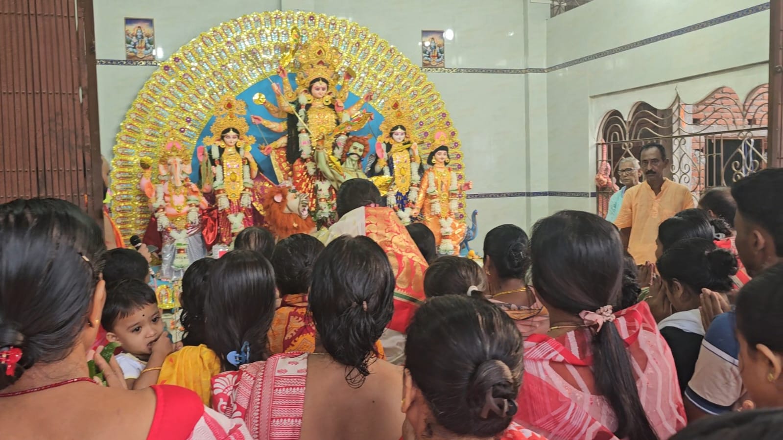 সোনামুড়ার দুর্গাবাড়িতে ঐতিহ্য ও রীতিনীতি মেনে ১৮৮তম দুর্গাপুজোর আয়োজন