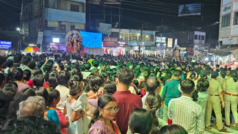 বিশালগড়ে অনন্য শোভাযাত্রা! মহাসমারোহে অনুষ্ঠিত হলো ‘মায়ের বিদায়’ কার্নিভাল