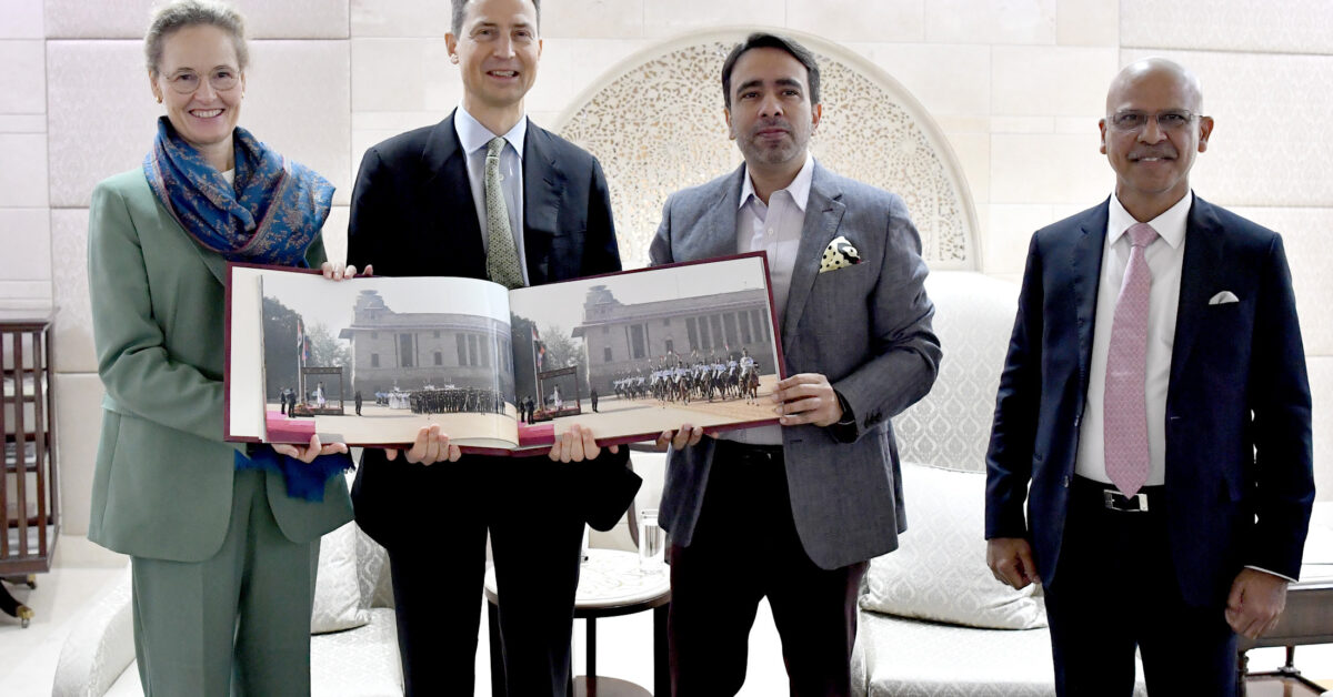 MoS Jayant Chaudhary Bids Farewell to Hereditary Prince Alois and Princess Sophie of Liechtenstein at IGI Airport