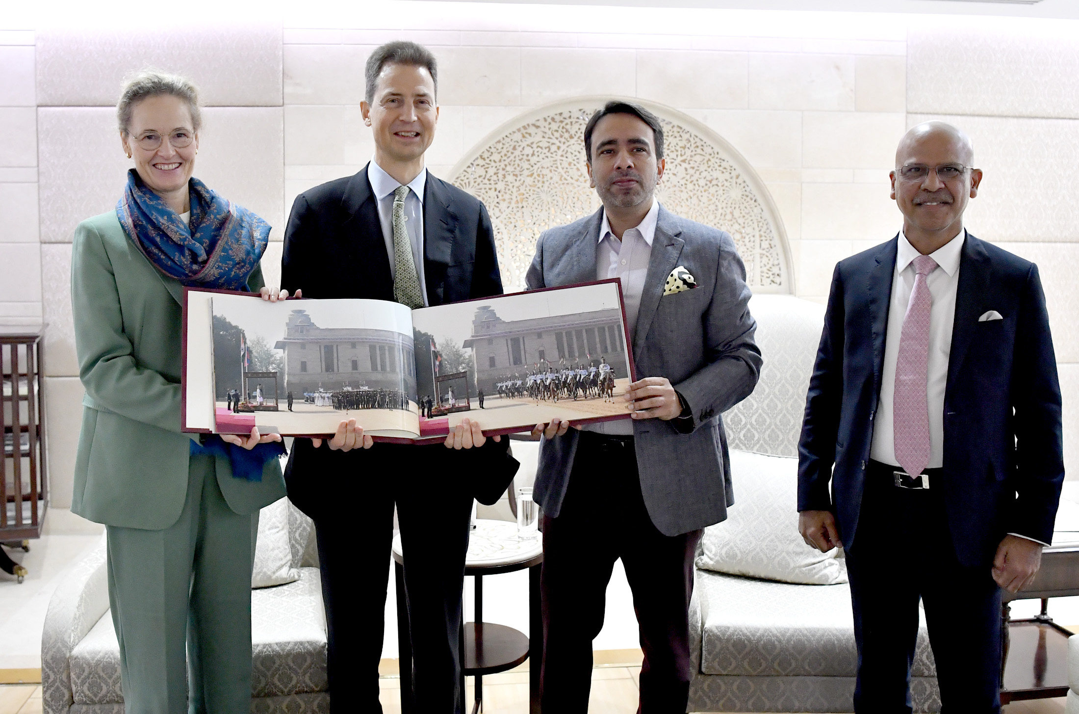 MoS Jayant Chaudhary Bids Farewell to Hereditary Prince Alois and Princess Sophie of Liechtenstein at IGI Airport