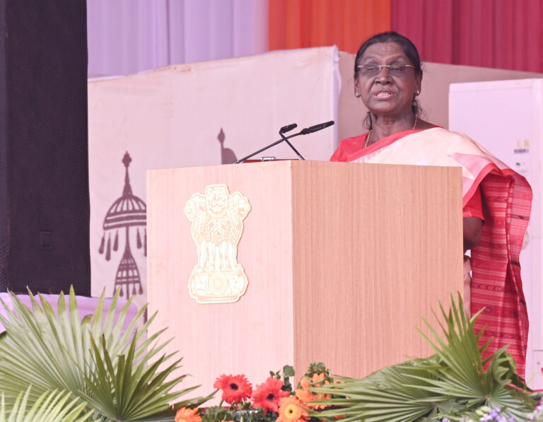 At Bastar Dussehra, President Murmu Urges Nation to Learn Environmental Harmony from Tribal Lifestyles