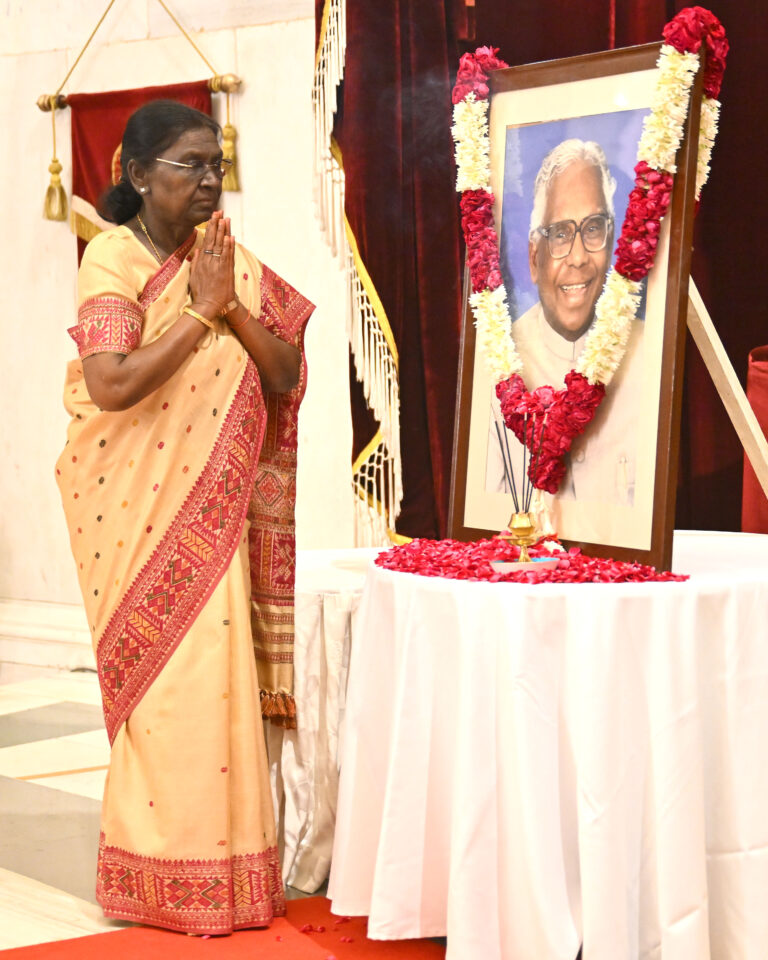 President Droupadi Murmu Pays Floral Tributes to Former President K.R. Narayanan on Birth Anniversary